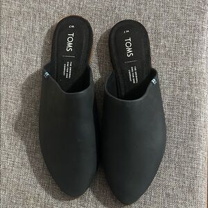 TOMS Women's Black Mules